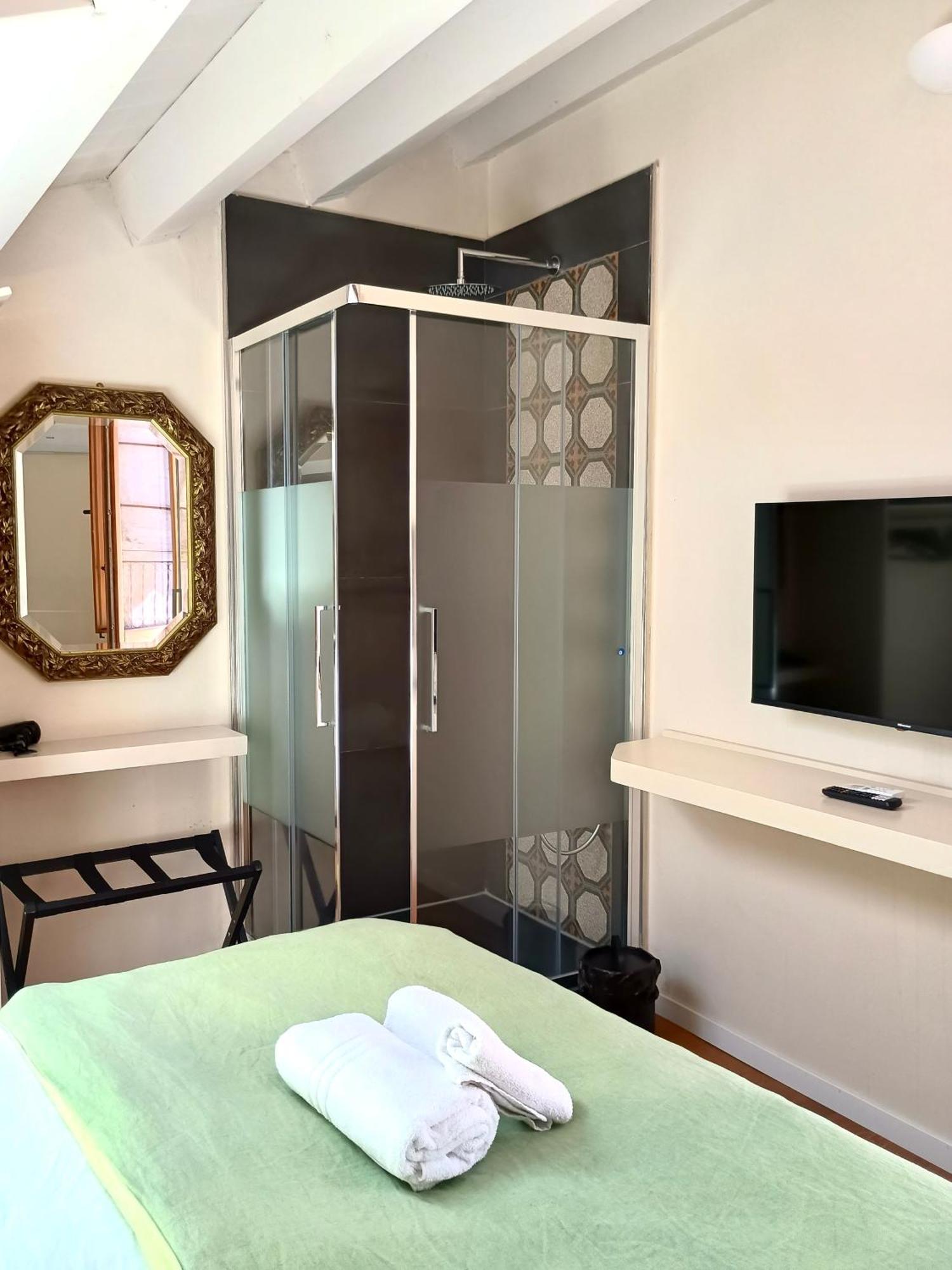 פלרמו Sette Fate Suites & Spa מראה חיצוני תמונה